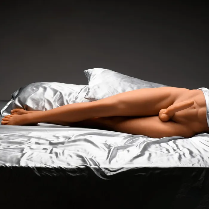 Female Sex Toys Male Sex Partner with Thrusting Dildo Curve Toys