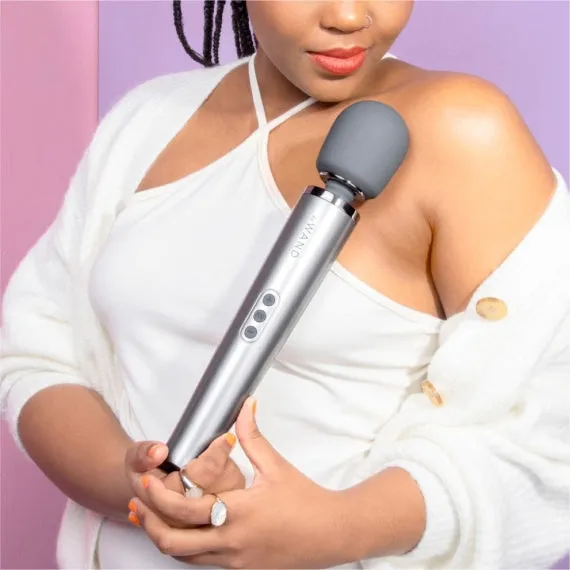 Le Wand Massager Black Rechargeable Entrenue Vibrators